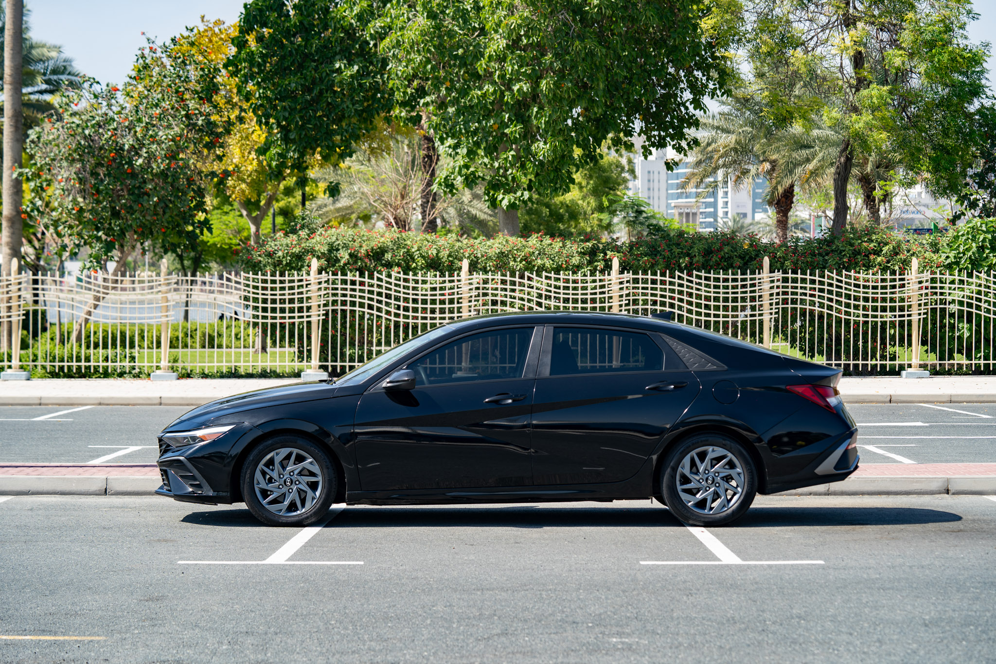 Hyundai Elantra - Image 3