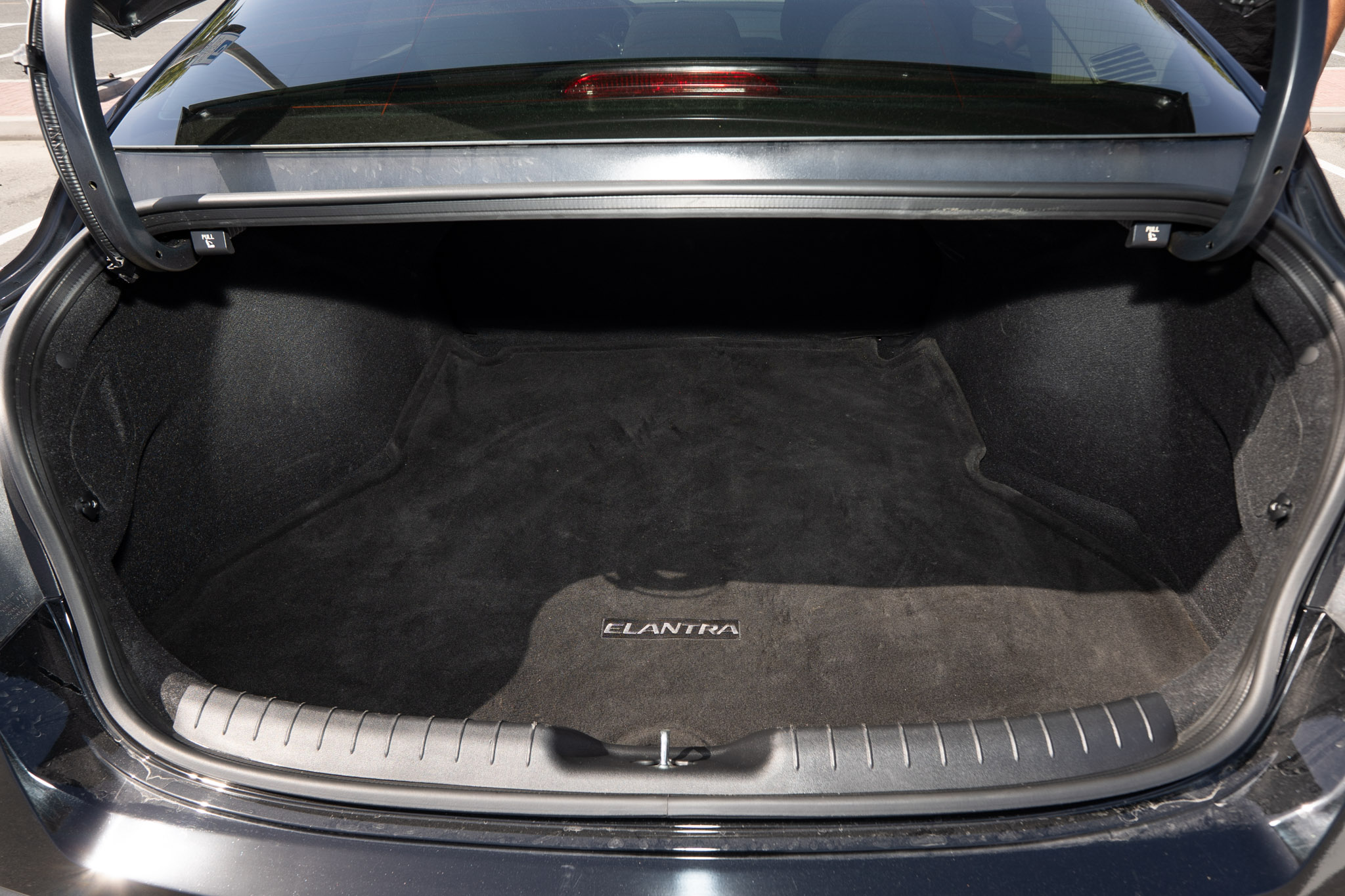 Hyundai Elantra - Image 13