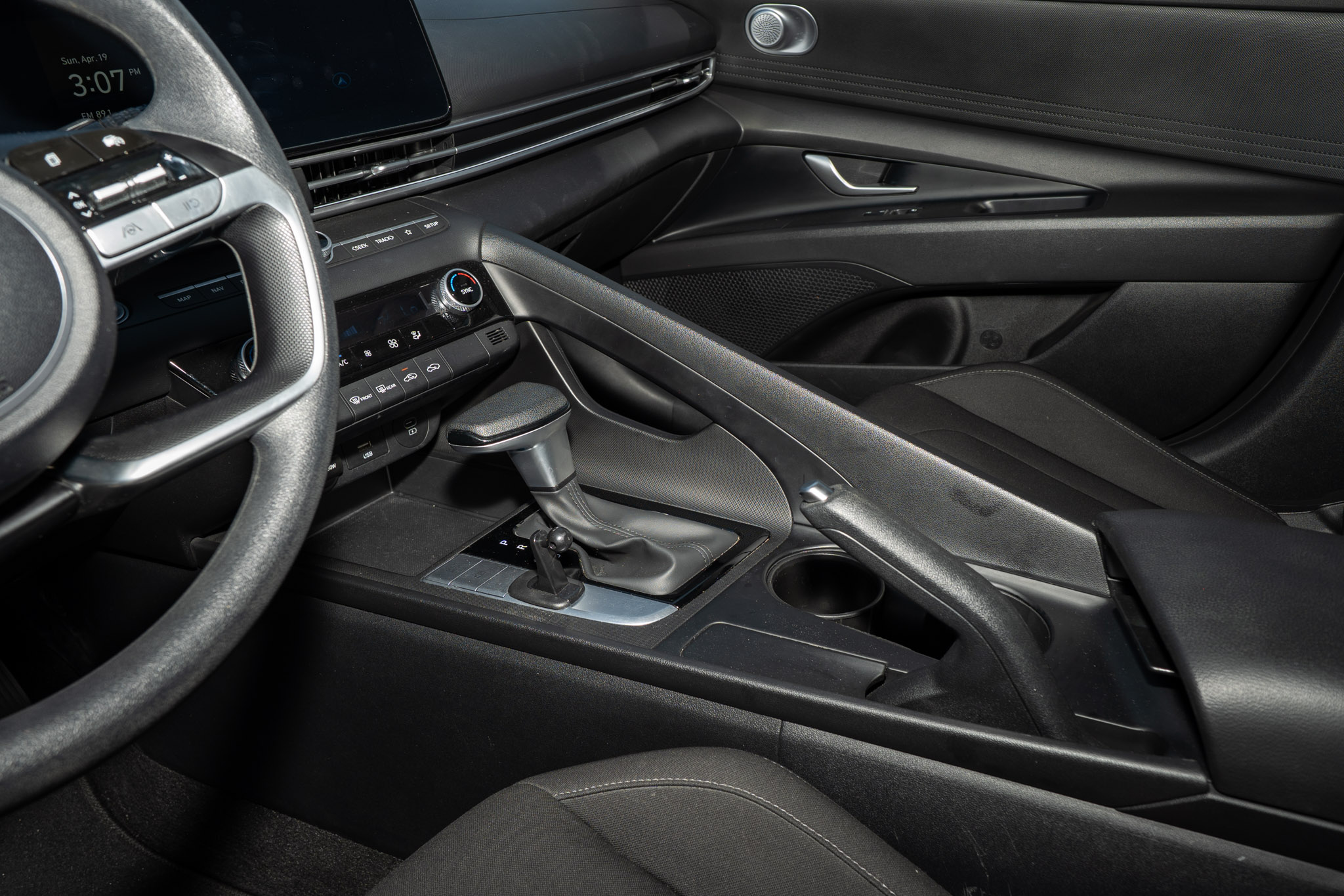 Hyundai Elantra - Image 9