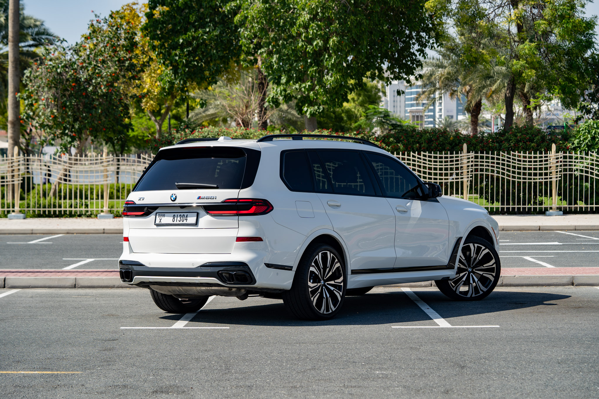 BMW X7 - Image 2