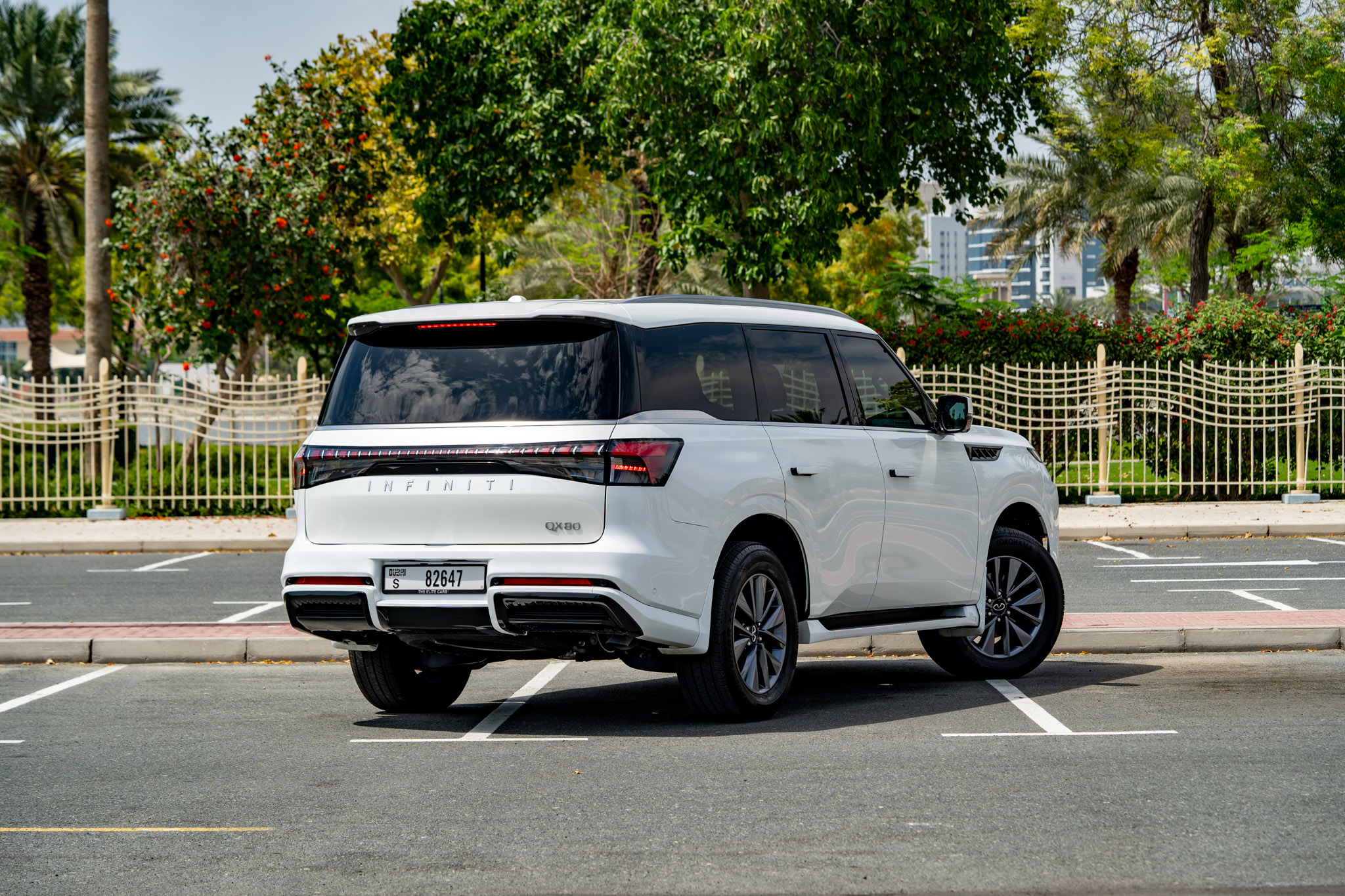 INFINITI QX80 - Image 3