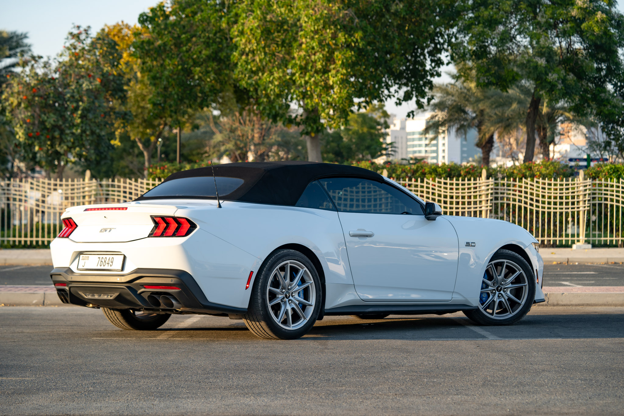 FORD MUSTANG-GT White - Image 3