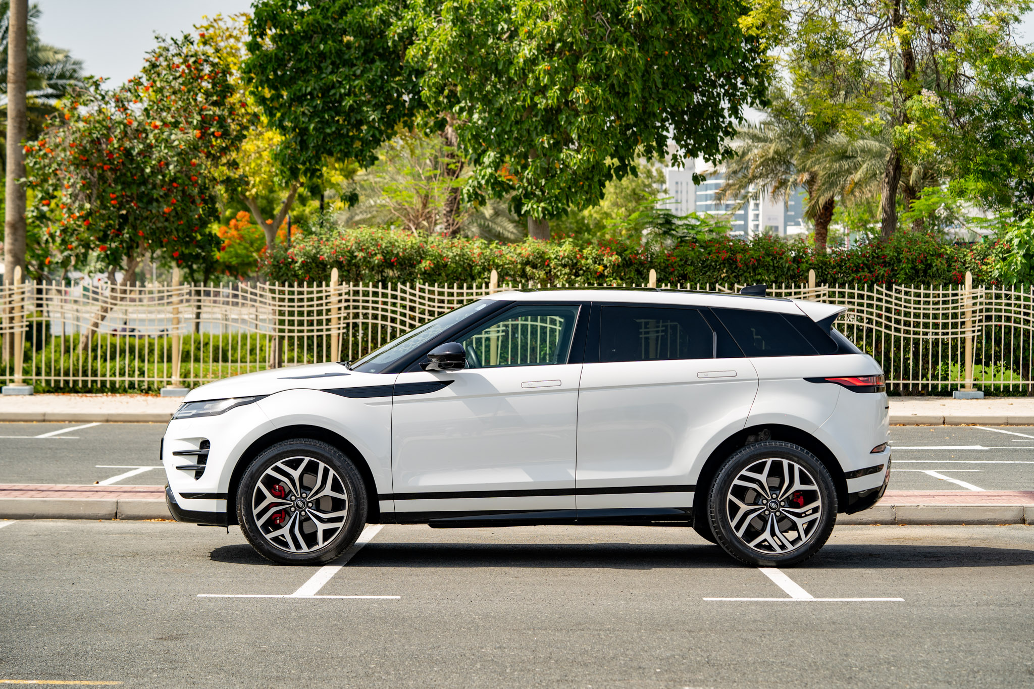 Land Rover Range Rover Evoque - Image 2